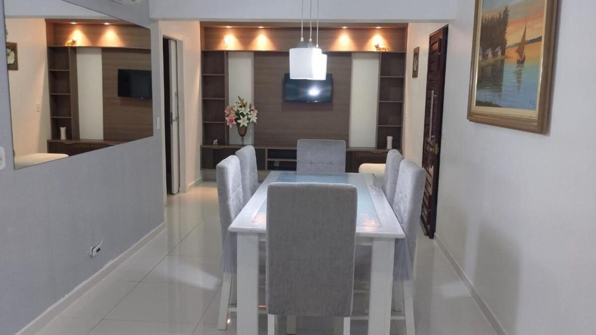 Apartment Em *